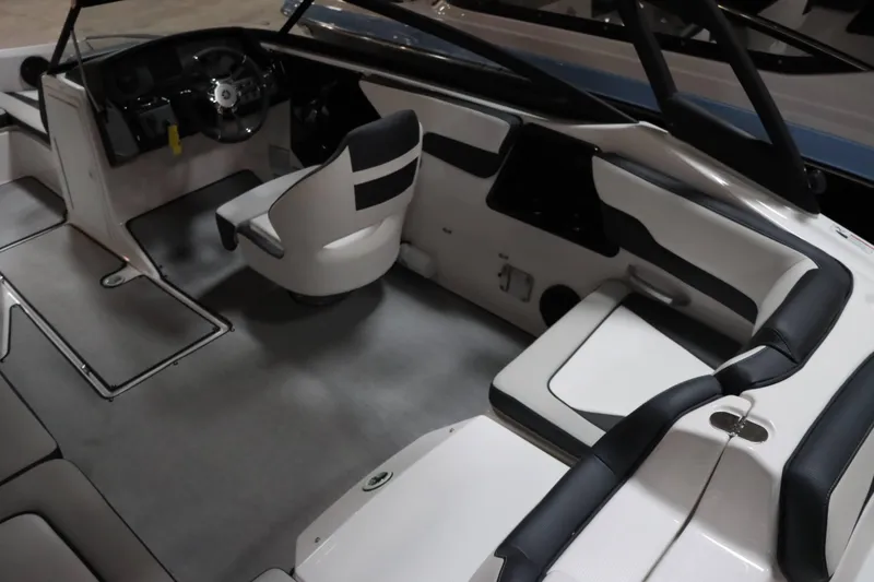 Slide: The Image of Yamaha AR195 2025 - 14