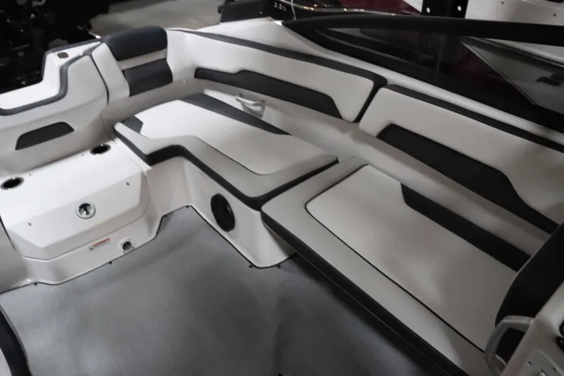 Slide: The Image of Yamaha AR195 2025 - 18