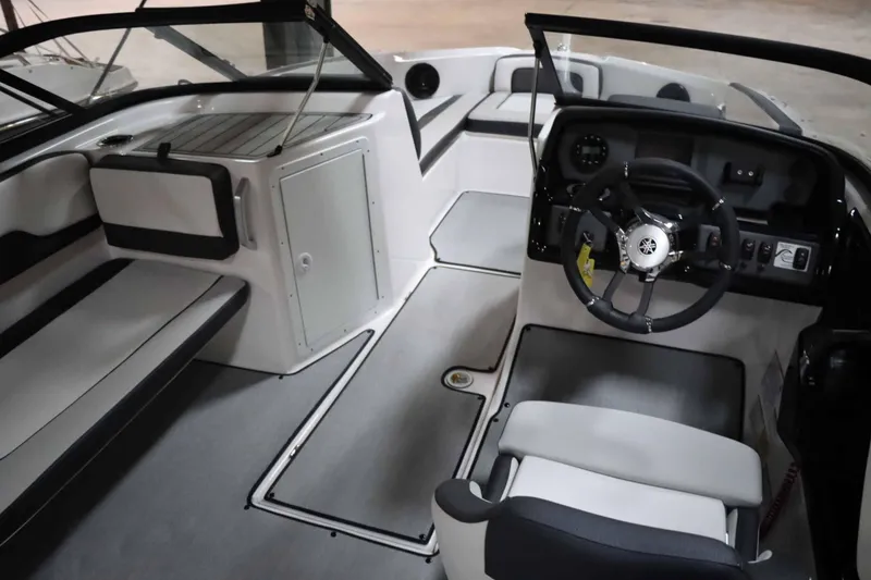 Slide: The Image of Yamaha AR195 2025 - 20