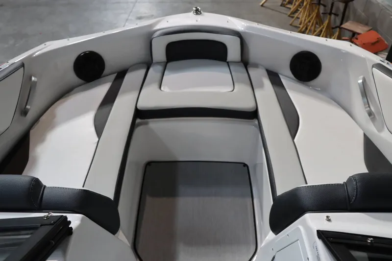 Slide: The Image of Yamaha AR195 2025 - 16