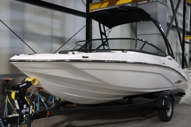 Slide: The Image of Yamaha AR195 2025 - 3