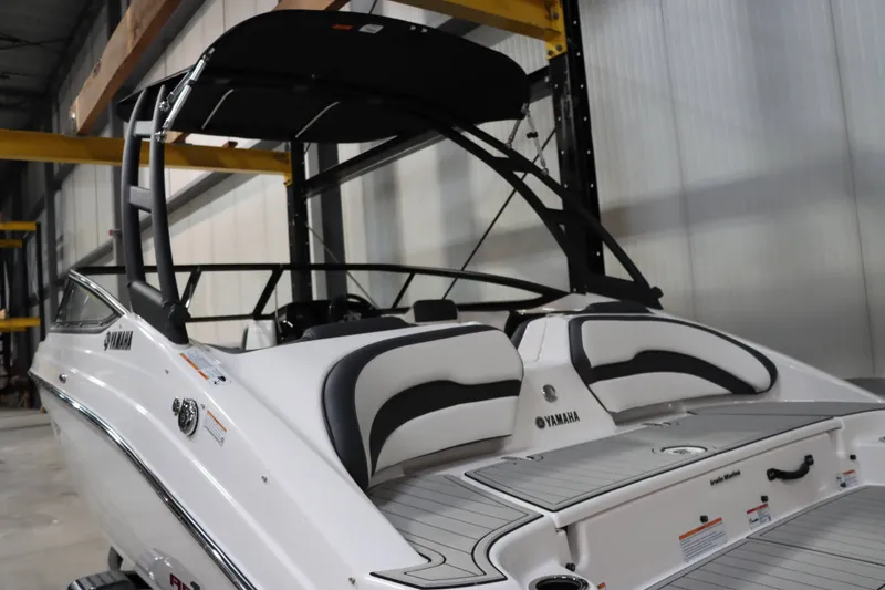 Slide: The Image of Yamaha AR195 2025 - 4