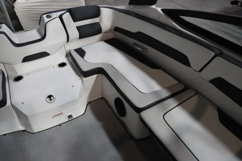 Slide: The Image of Yamaha AR195 2025 - 13