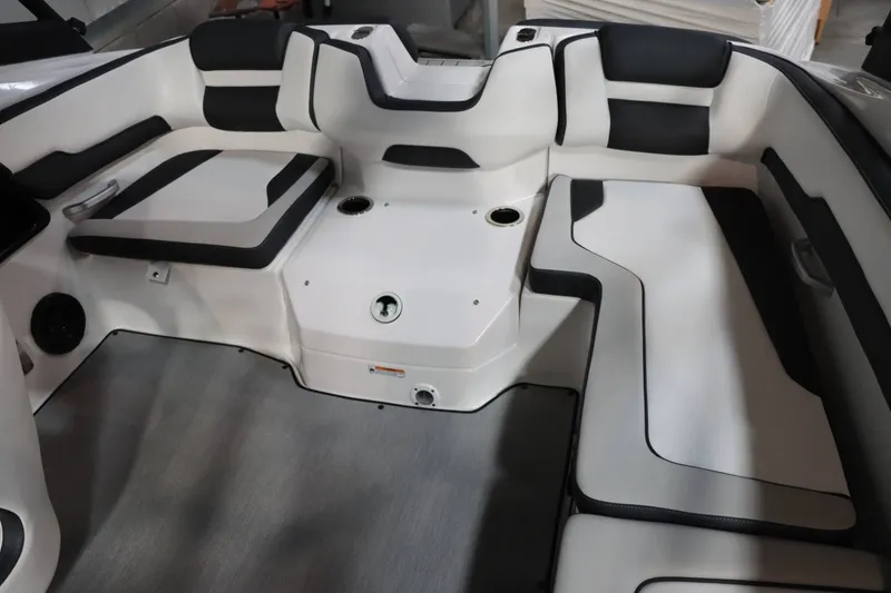 Slide: The Image of Yamaha AR195 2025 - 15