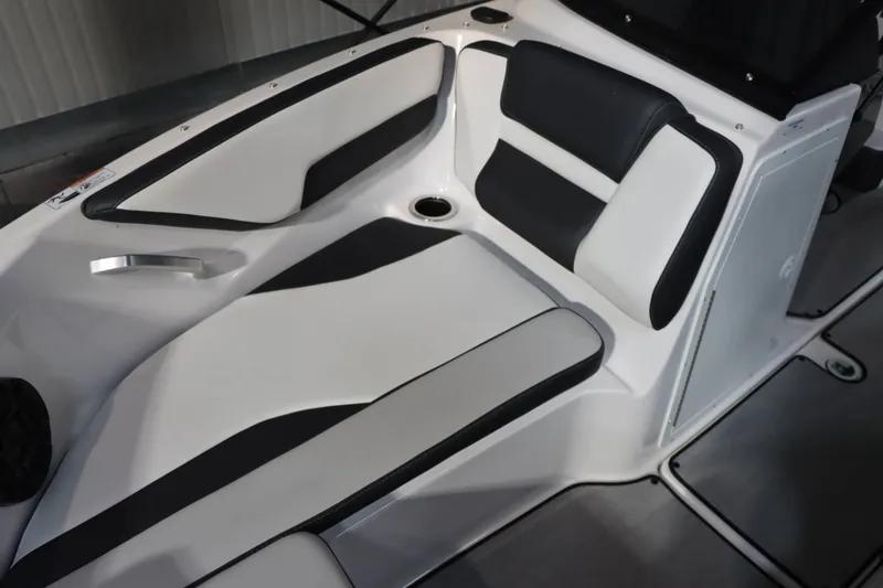 Slide: The Image of Yamaha AR195 2025 - 20