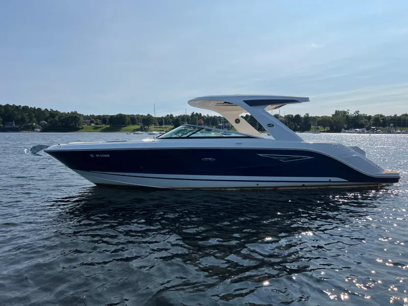 Slide: The Image of Sea Ray SLX 310 2019 - 53