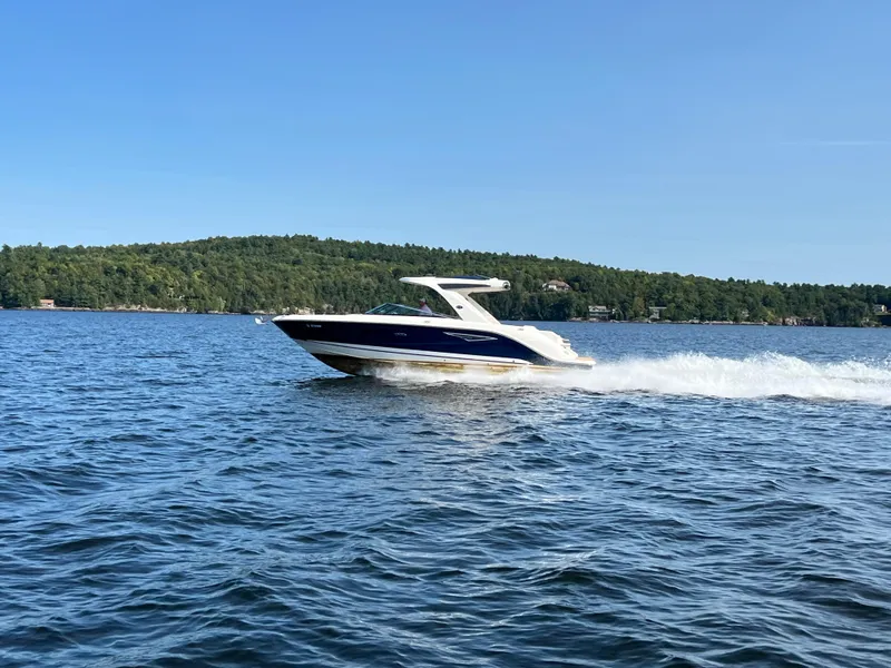 Slide: The Image of Sea Ray SLX 310 2019 - 62