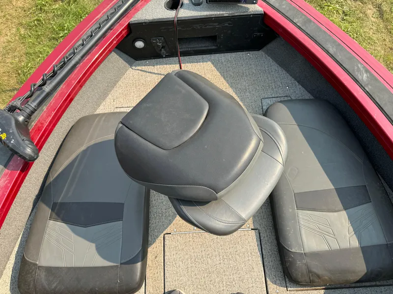 Slide: The Image of 2021 Tracker Targa V-19 Combo Tournament Edition boat interior with seating. - 14