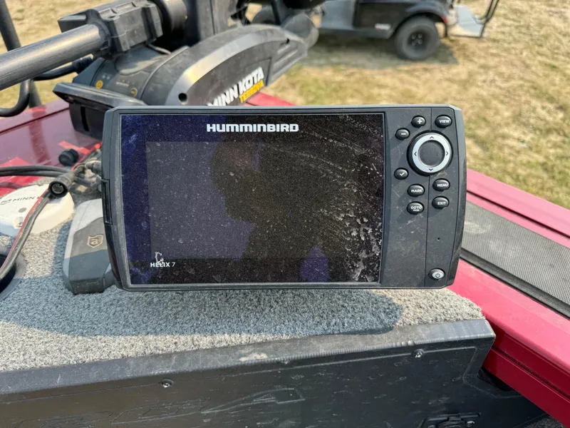 Slide: The Image of Humminbird fish finder on 2021 Tracker Targa V-19 Combo boat. - 15