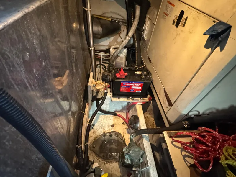 Slide: The Image of Carver 530 Voyager Pilothouse 2000 - 50