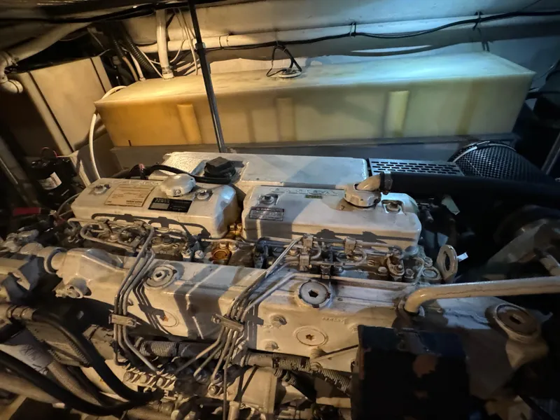 Slide: The Image of Carver 530 Voyager Pilothouse 2000 - 55