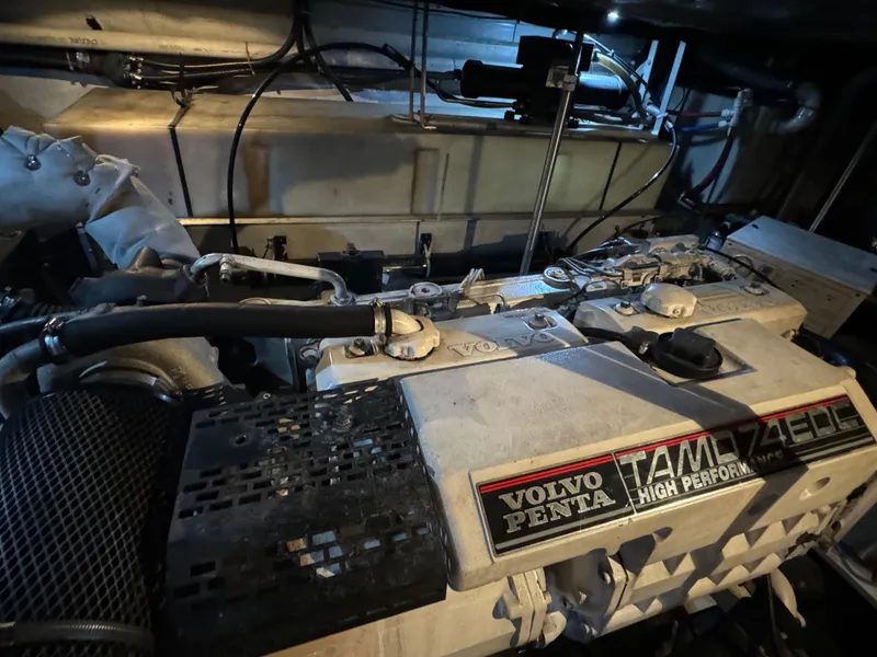 Slide: The Image of Carver 530 Voyager Pilothouse 2000 - 58