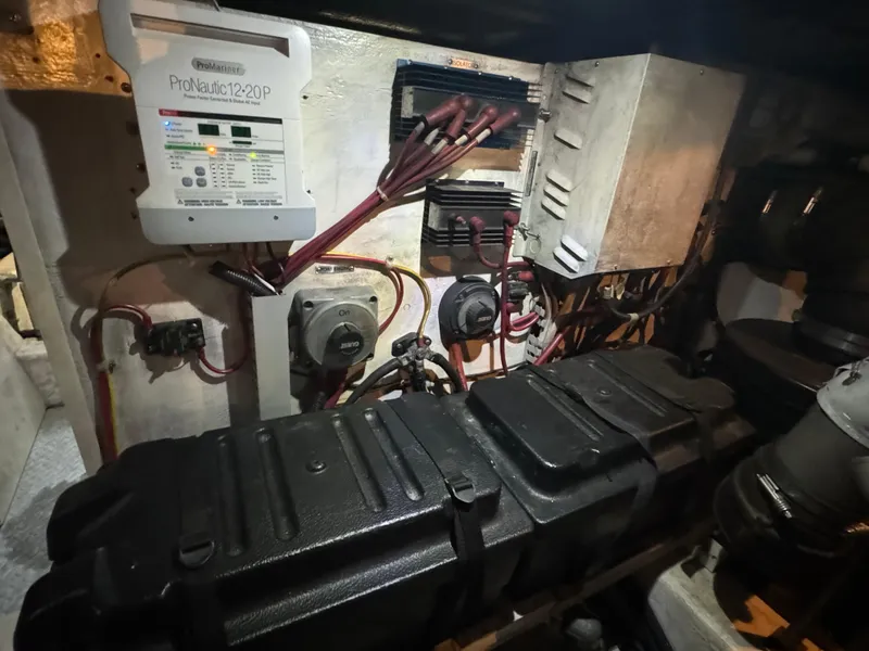 Slide: The Image of Carver 530 Voyager Pilothouse 2000 - 61