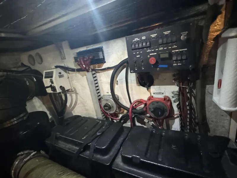 Slide: The Image of Carver 530 Voyager Pilothouse 2000 - 62