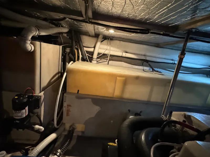 Slide: The Image of Carver 530 Voyager Pilothouse 2000 - 71