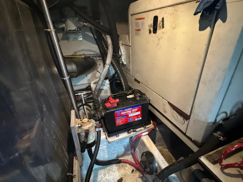 Slide: The Image of Carver 530 Voyager Pilothouse 2000 - 73