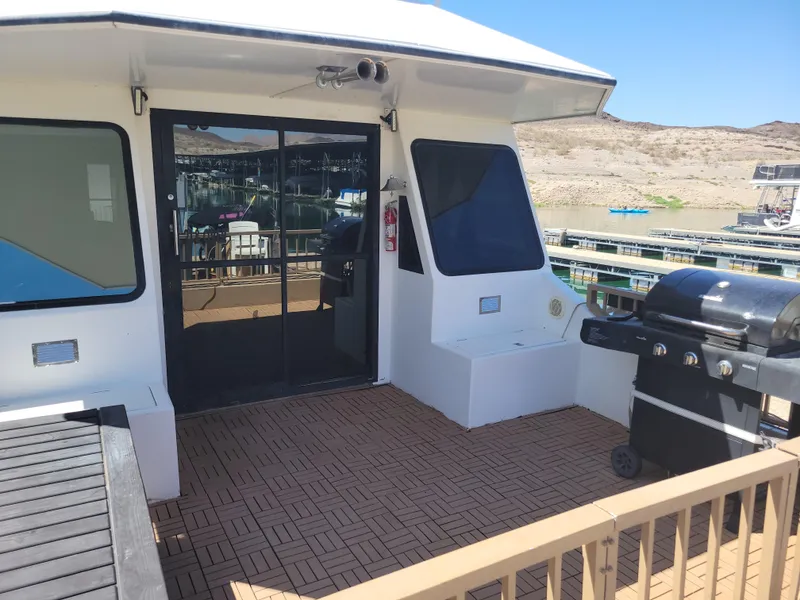 Slide: The Image of Fun Country VIP 65' Houseboat 1999 - 11