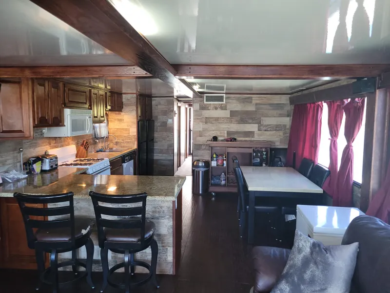 Slide: The Image of Fun Country VIP 65' Houseboat 1999 - 17