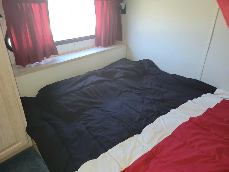 Slide: The Image of Fun Country VIP 65' Houseboat 1999 - 22