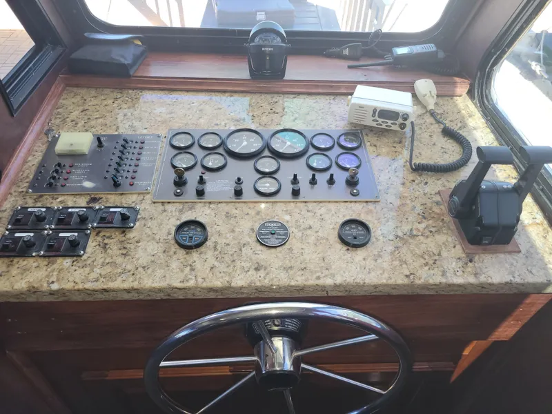 Slide: The Image of Fun Country VIP 65' Houseboat 1999 - 26