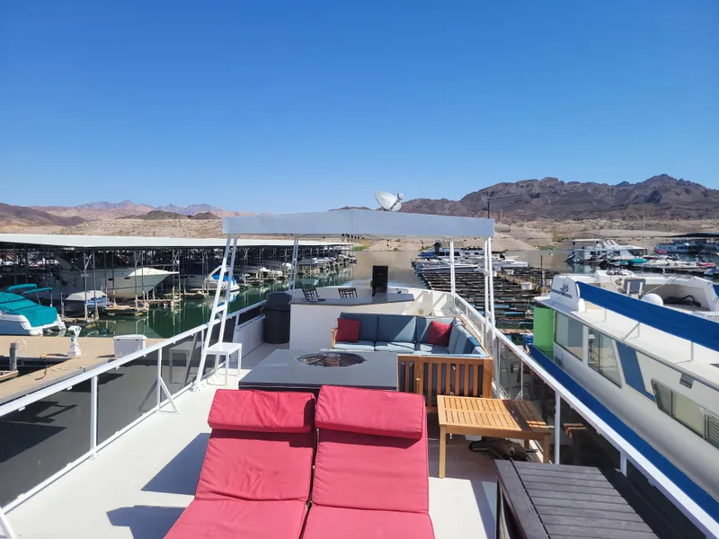 Slide: The Image of Fun Country VIP 65' Houseboat 1999 - 31