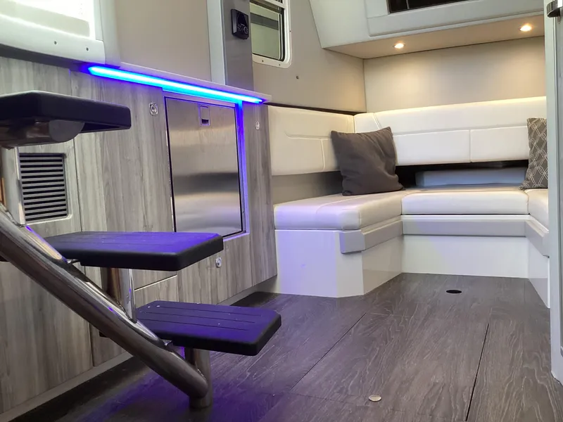 Slide: The Image of Formula 380 Super Sport Crossover I/O 2020 - 51