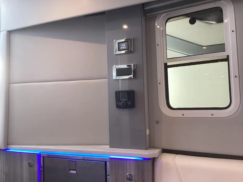 Slide: The Image of Formula 380 Super Sport Crossover I/O 2020 - 55