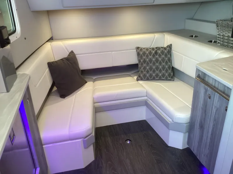 Slide: The Image of Formula 380 Super Sport Crossover I/O 2020 - 59