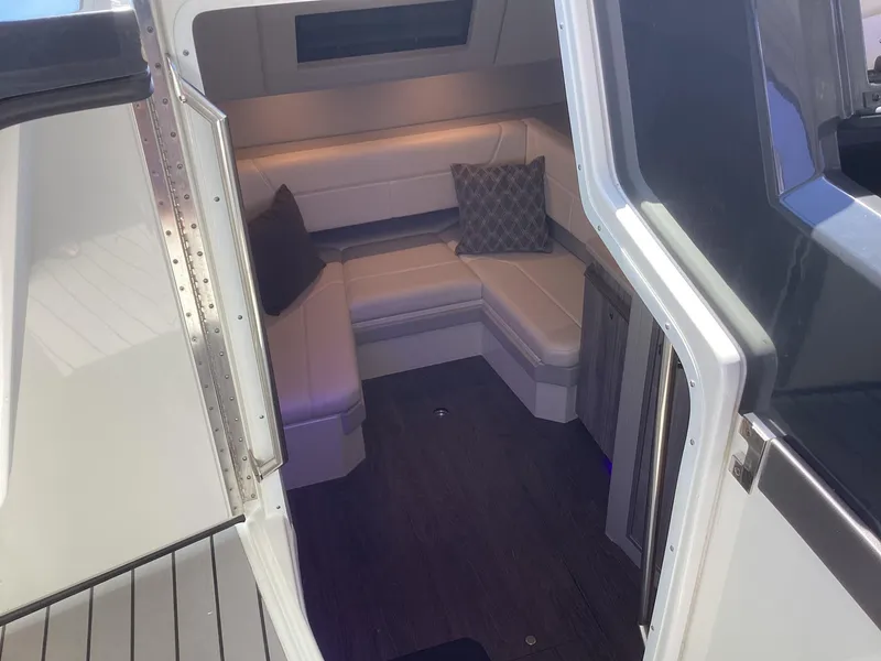 Slide: The Image of Formula 380 Super Sport Crossover I/O 2020 - 61