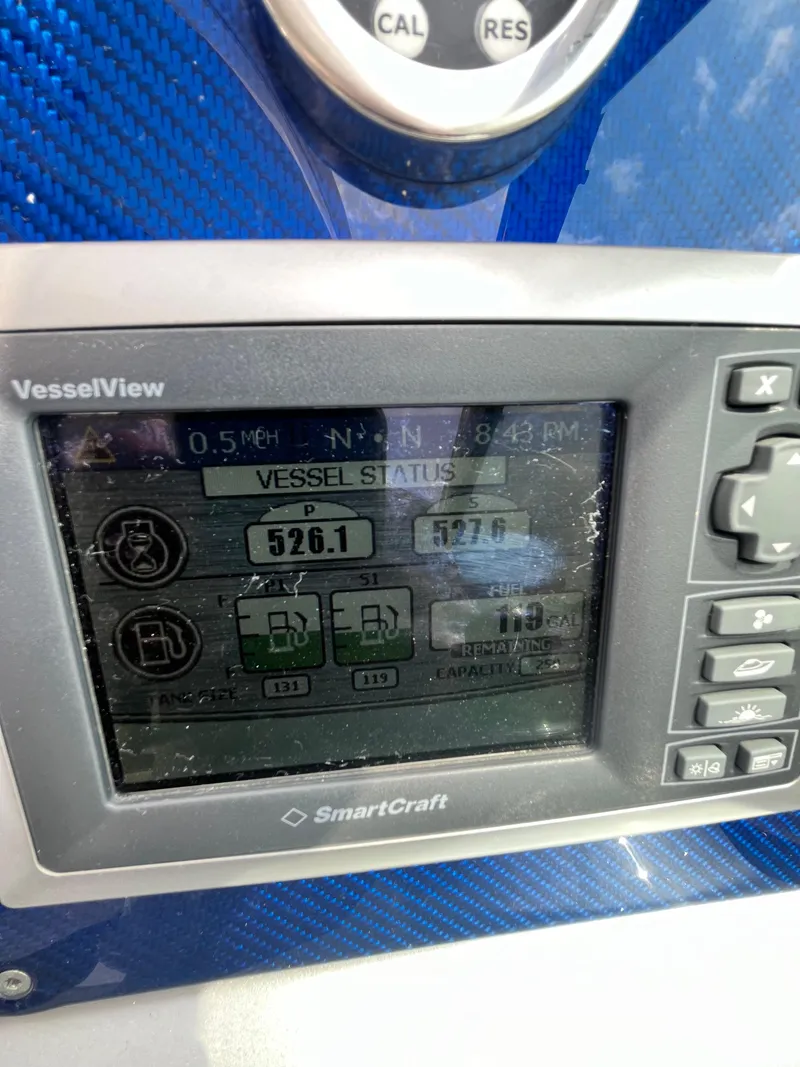 Slide: The Image of SmartCraft VesselView display on 2013 Formula 400 SS FX8 boat dashboard. - 16