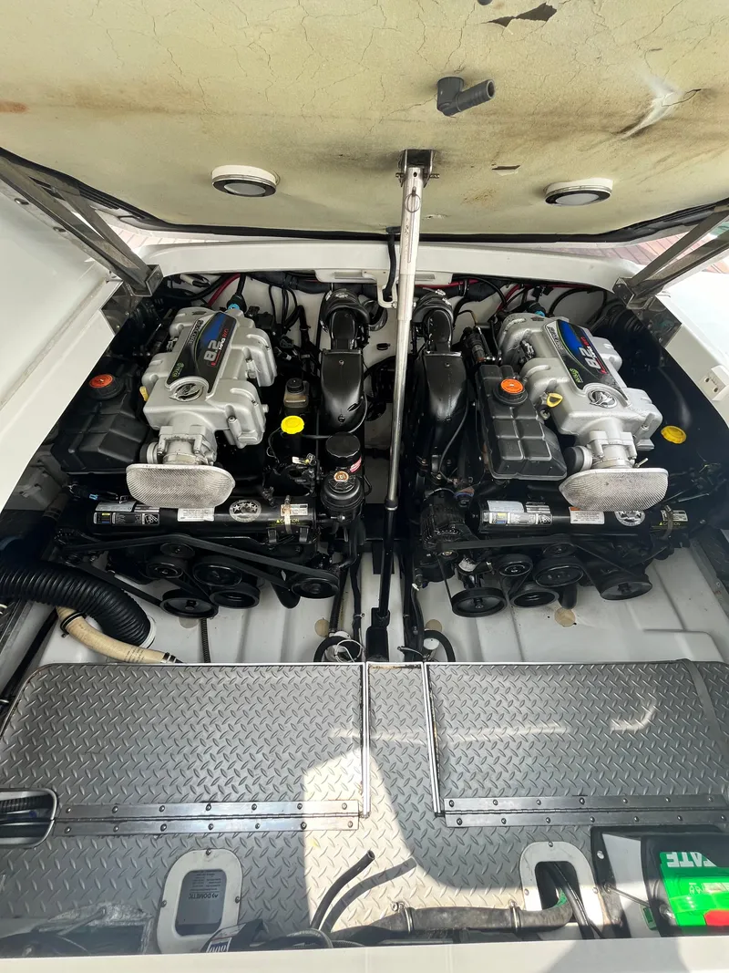 Slide: The Image of 2013 Formula 400 SS FX8 engine compartment with dual engines, open hatch view. - 17