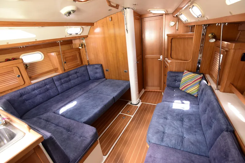 Slide: The Image of 2003 Catalina 36 MKII - Swellville - 32