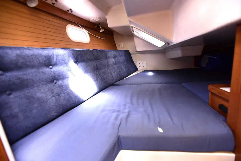 Slide: The Image of 2003 Catalina 36 MKII - Swellville - 43