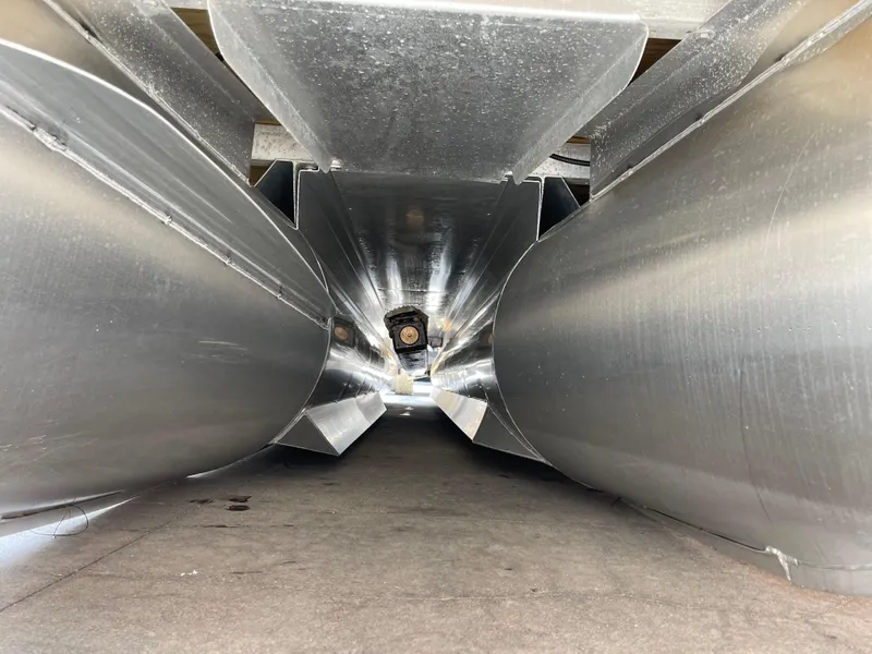 Slide: The Image of Underneath view of 2020 Bennington SX 23 SXSR pontoon boat. - 11
