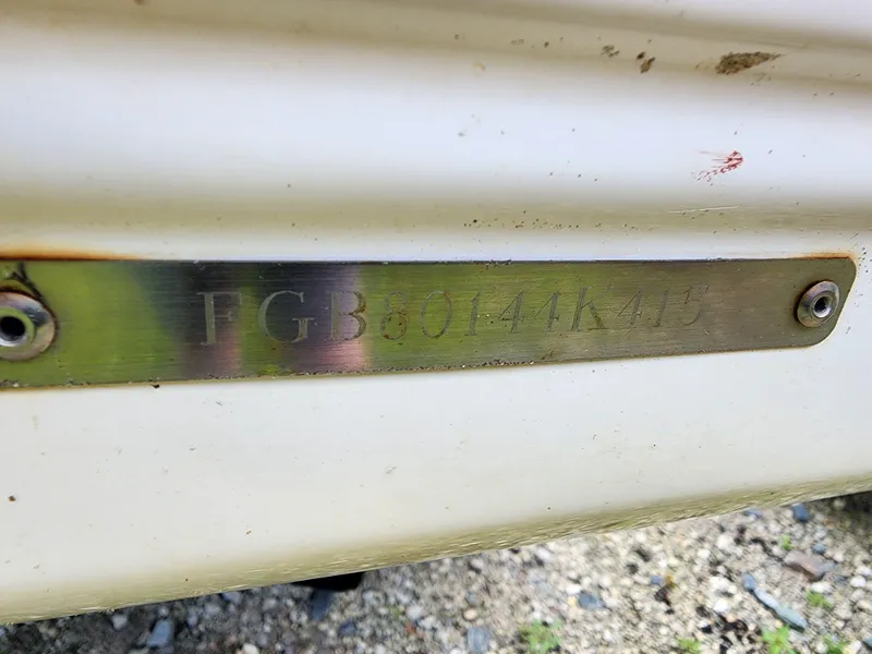 Slide: The Image of 2015 Chaparral 224 Sunesta hull identification number plate. - 13