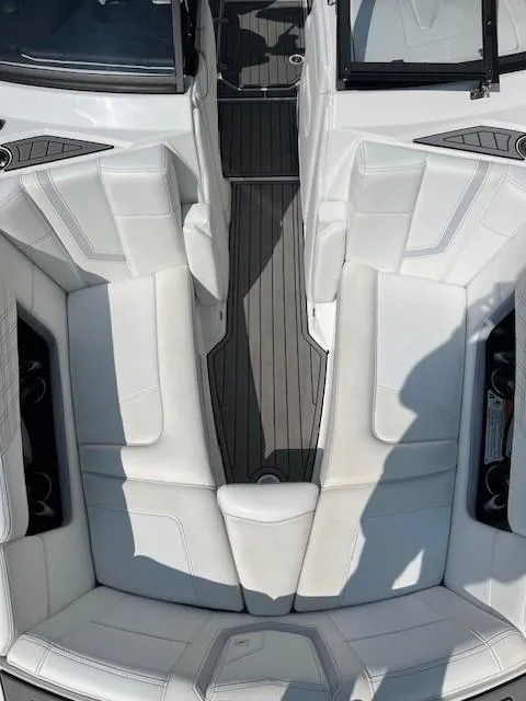 Slide: The Image of Nautique G23 2018 - 11