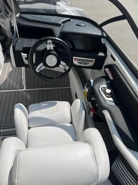 Slide: The Image of Nautique G23 2018 - 5