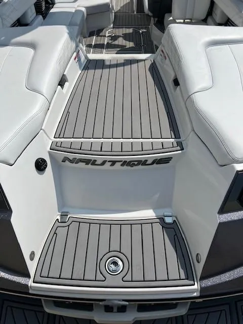 Slide: The Image of Nautique G23 2018 - 8