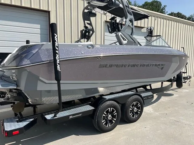 Slide: The Image of Nautique G23 2018 - 9