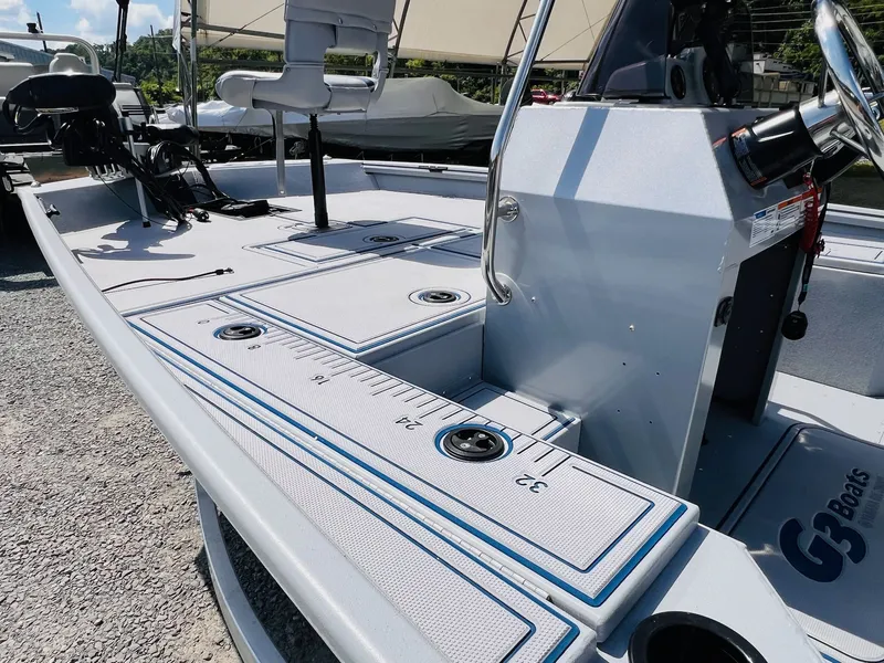 Slide: The Image of G3 Gator Tough 20CCJ DLX - IN STOCK 2025 - 16