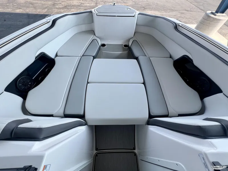 Slide: The Image of 2025 Yamaha AR250 boat interior with spacious seating and modern design. - 3