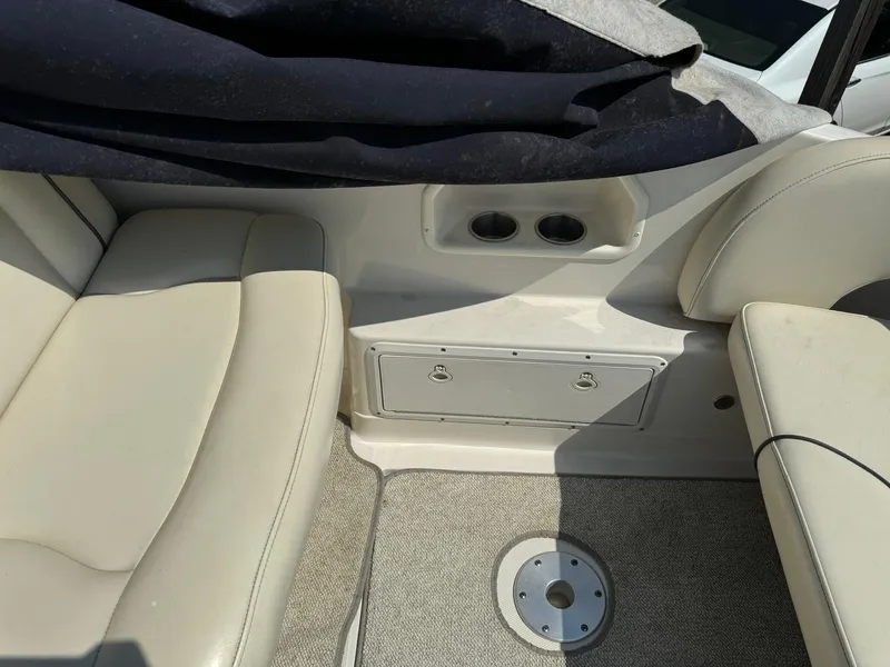 Slide: The Image of Monterey 270 Cruiser 2007 - 13