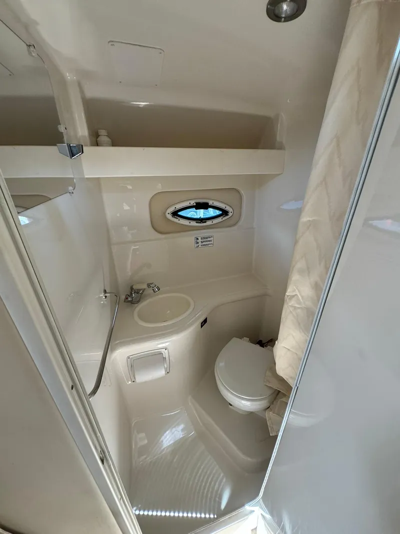 Slide: The Image of Monterey 270 Cruiser 2007 - 18