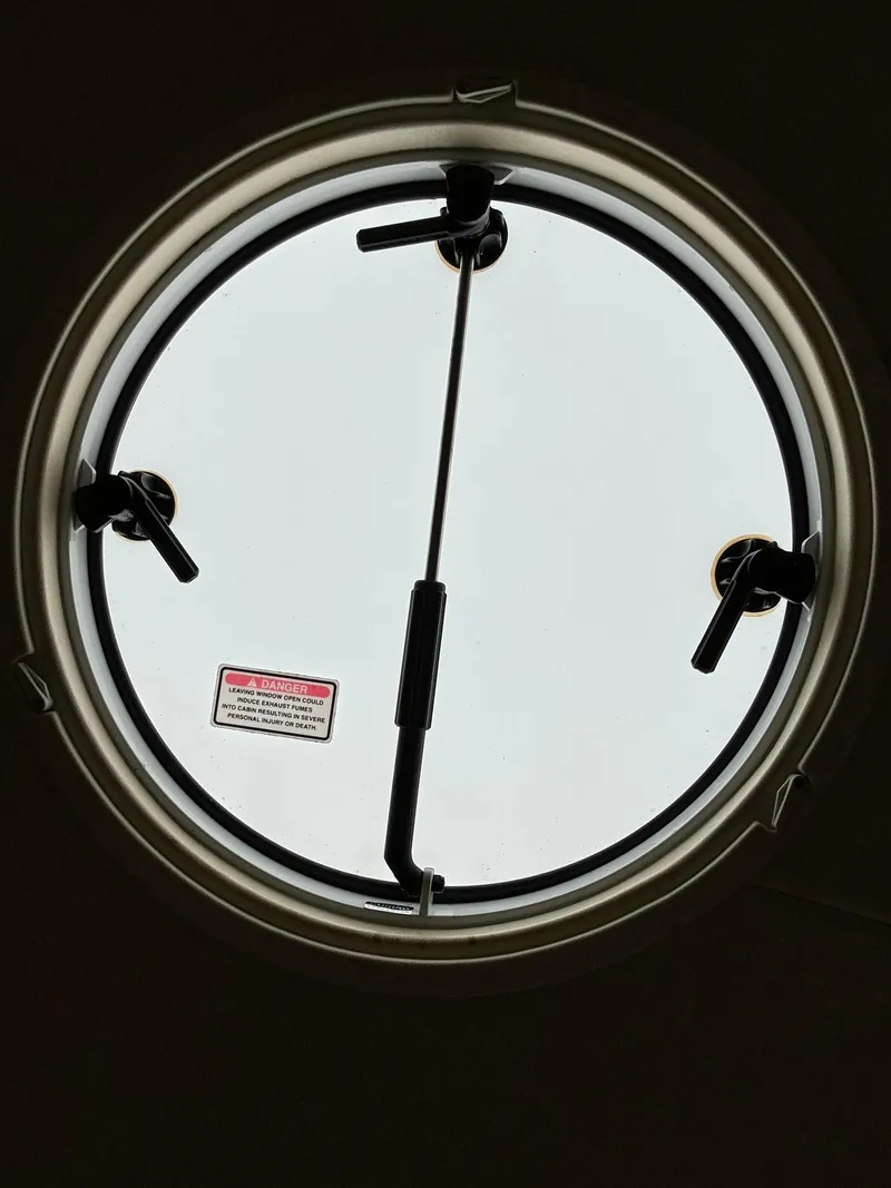 Slide: The Image of Monterey 270 Cruiser 2007 - 20