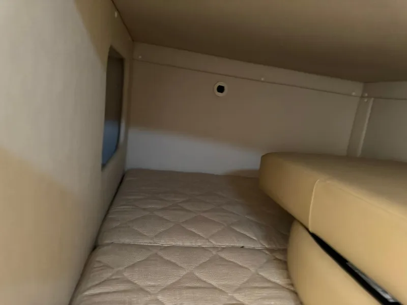 Slide: The Image of Monterey 270 Cruiser 2007 - 23