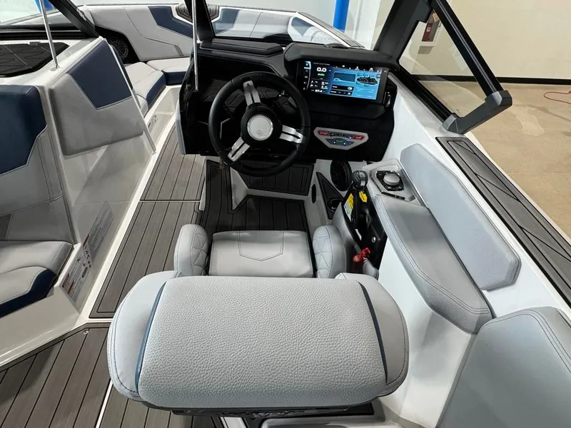 Slide: The Image of Nautique GS20 2024 - 25