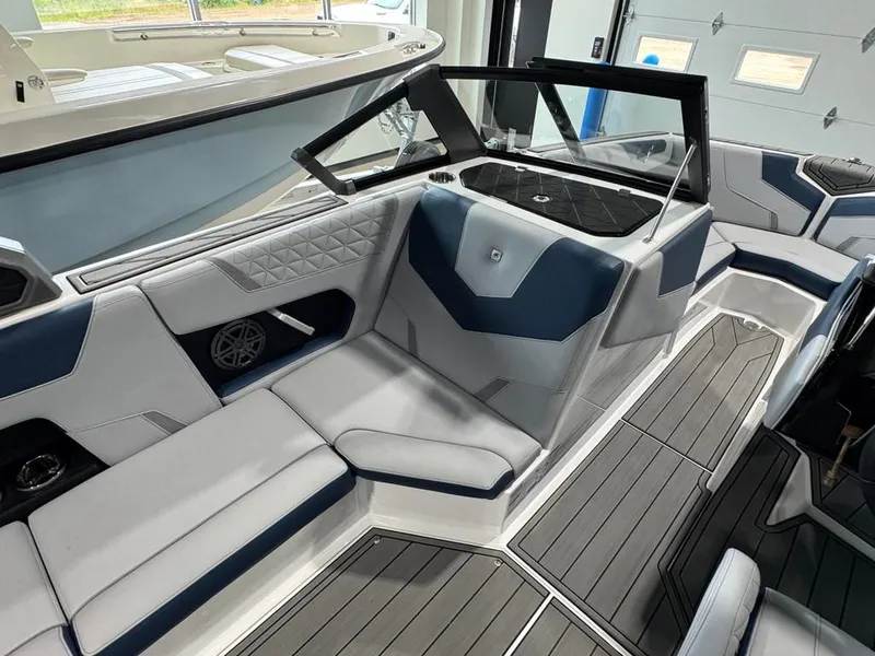 Slide: The Image of Nautique GS20 2024 - 32