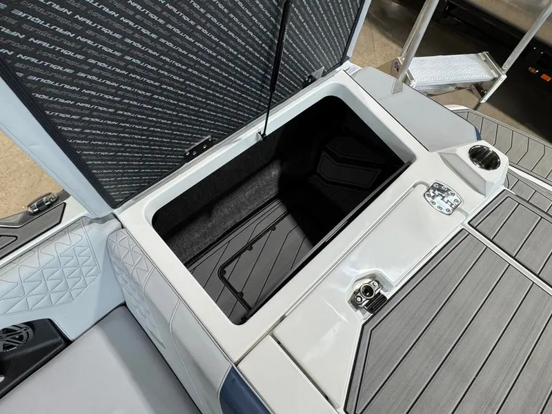 Slide: The Image of Nautique GS20 2024 - 40