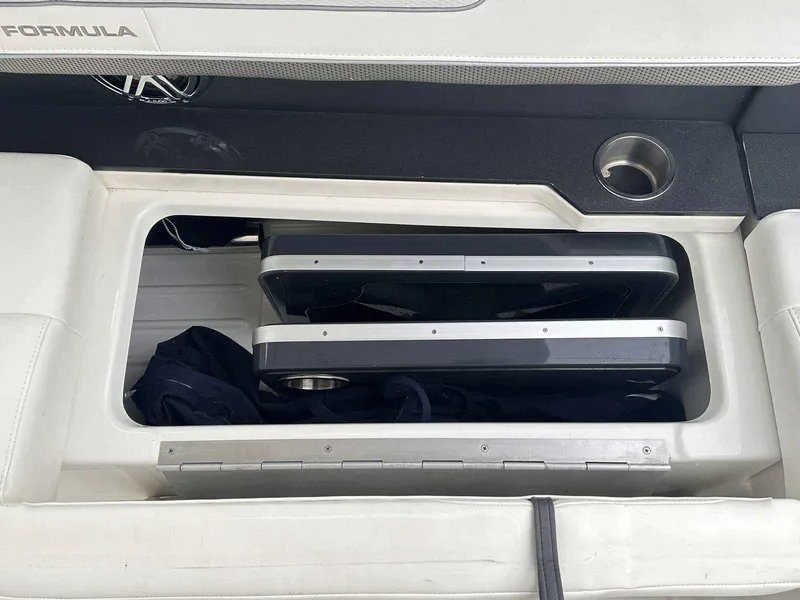 Slide: The Image of Formula 310 Bowrider I/O 2022 - 14