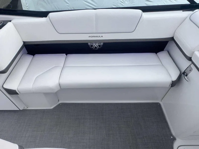 Slide: The Image of Formula 310 Bowrider I/O 2022 - 15